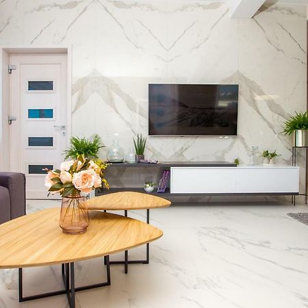 Apartmani Paklenica Noa สตารีกราด-ปาเคลนีซา ภายนอก รูปภาพ