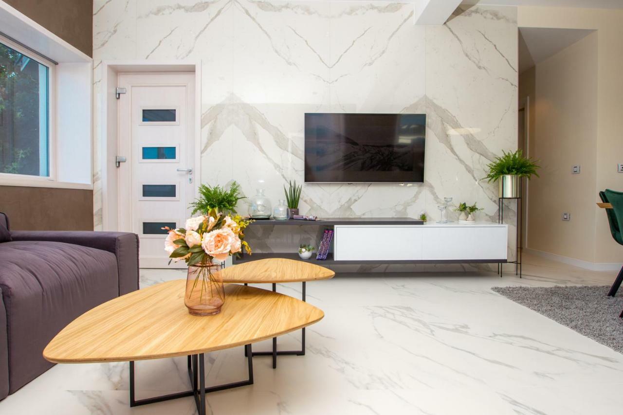 Apartmani Paklenica Noa สตารีกราด-ปาเคลนีซา ภายนอก รูปภาพ