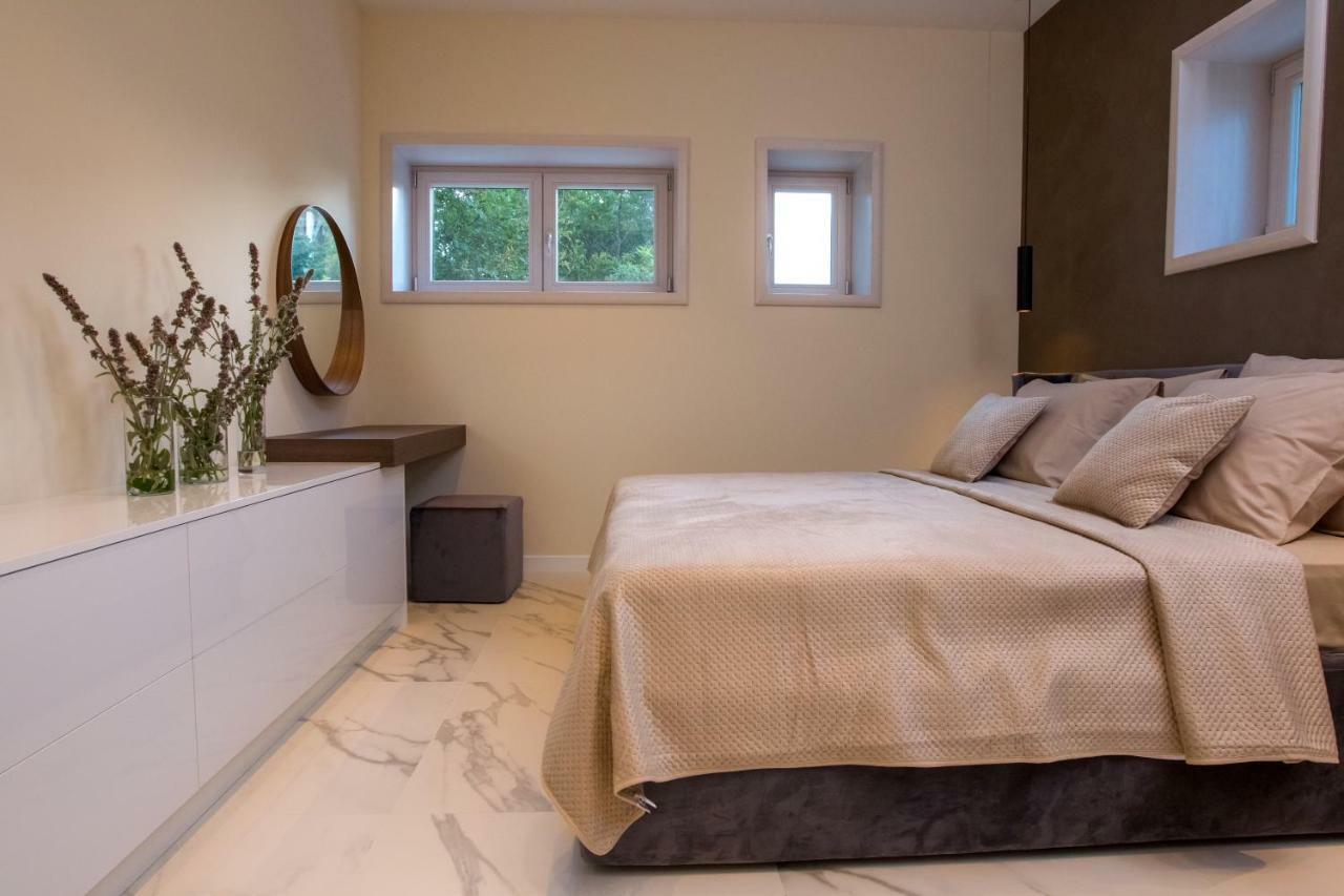 Apartmani Paklenica Noa สตารีกราด-ปาเคลนีซา ภายนอก รูปภาพ