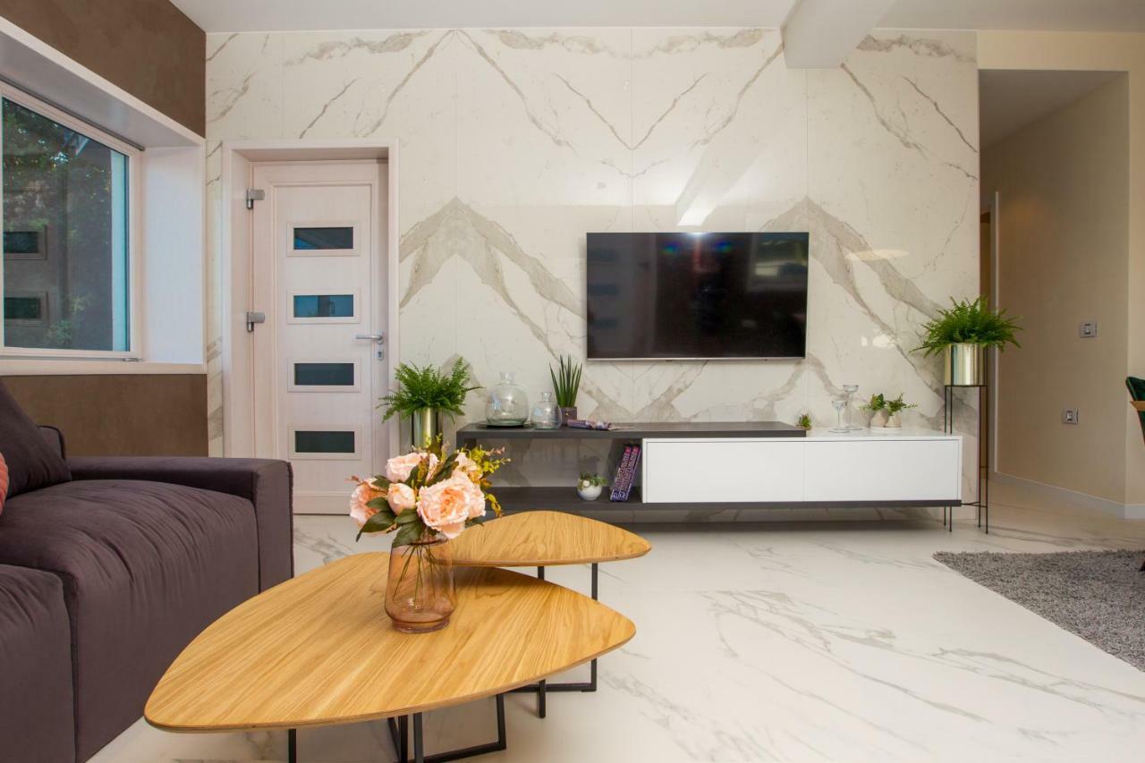 Apartmani Paklenica Noa สตารีกราด-ปาเคลนีซา ภายนอก รูปภาพ