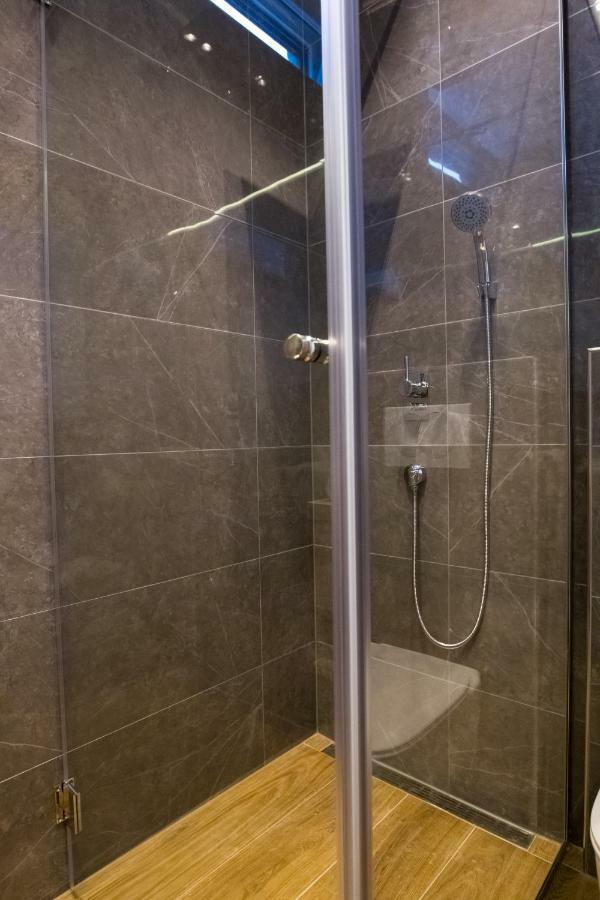 Apartmani Paklenica Noa สตารีกราด-ปาเคลนีซา ภายนอก รูปภาพ